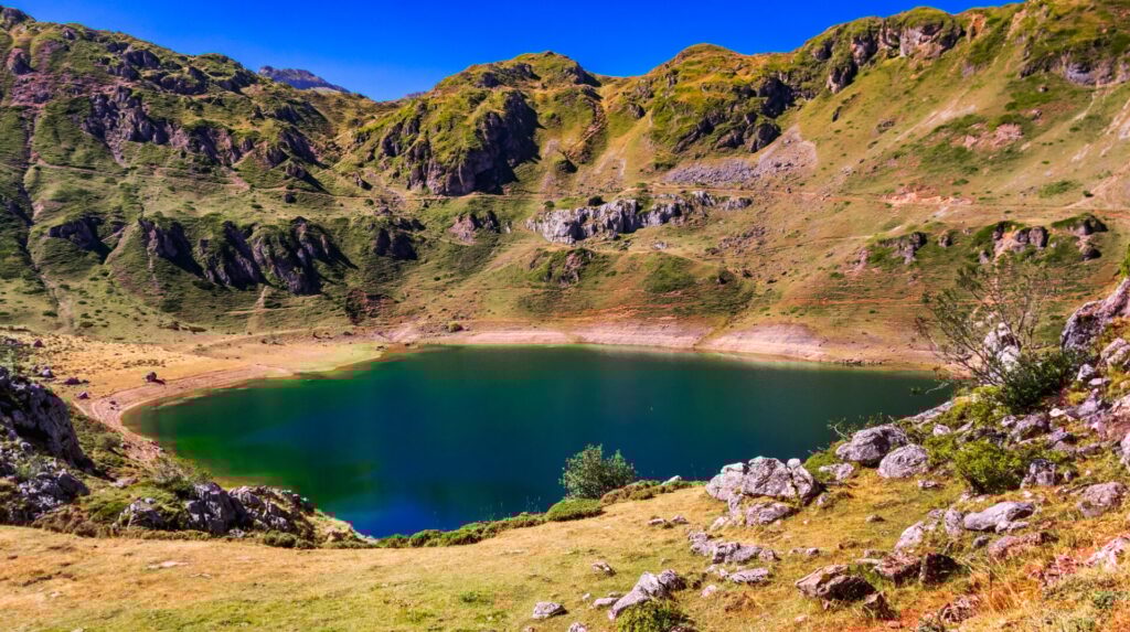 lago de la cueva,l lake of La Cueva, Somiedo Natural Park, Spain