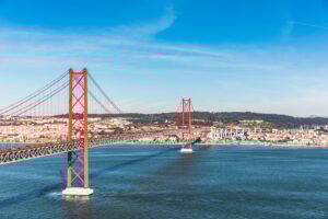 Qué ver en Lisboa en 3 días Lisbon, 25 de Abril bridge in Lisboa, Portugal